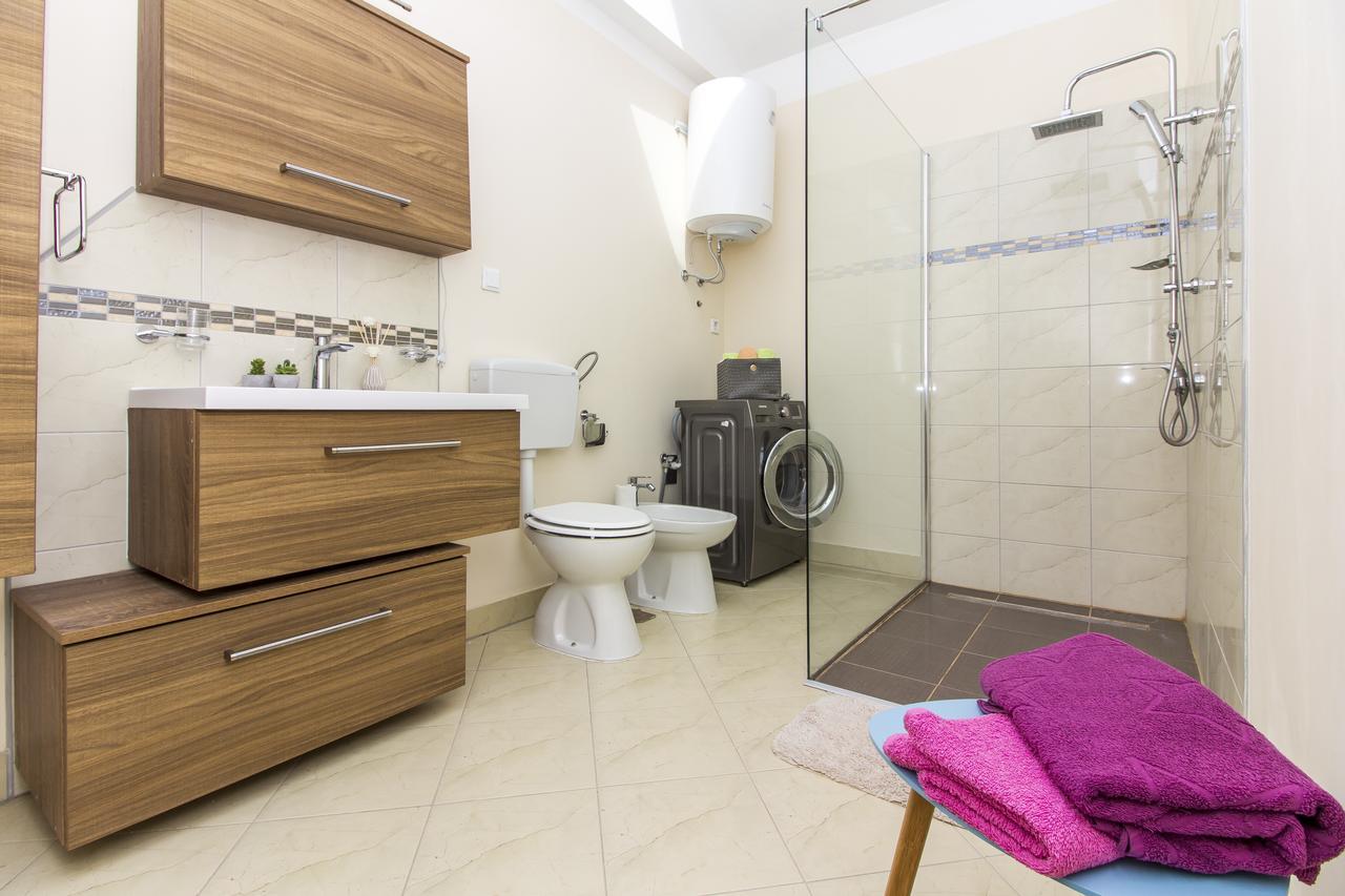 شقة Apartman Maxim بولا المظهر الخارجي الصورة